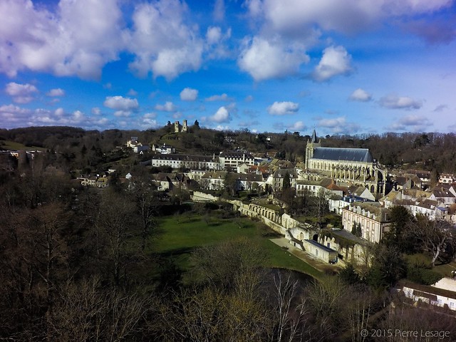 Montfort lAmaury seen from a kite (Modified Go Pro 4)