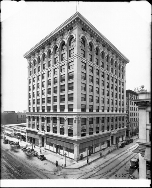 Central Building on the corner of Sixth Street and Main Street, Los Angeles, ca.1912 (CHS-5053)