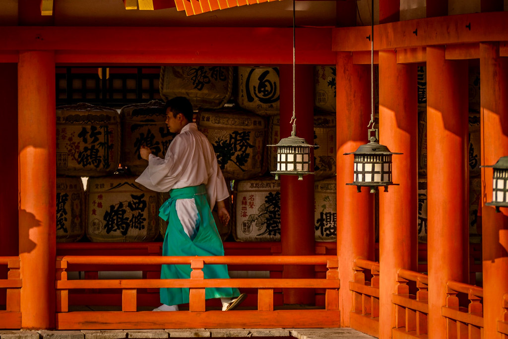 : Miyajima shinto ceremonial