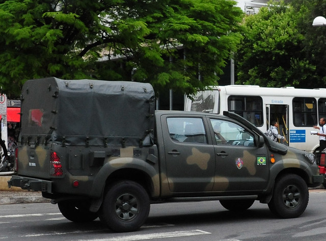 brazil cab military pickup ute crew toyota salvador hilux