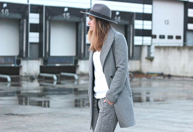 Grey-fedora-hat-grey-coat-street-style