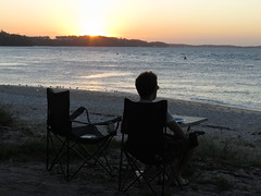 Campement sur la plage à Nelson Bay <a style="margin-left:10px; font-size:0.8em;" href="http://www.flickr.com/photos/83080376@N03/16401166817/" target="_blank">@flickr</a>