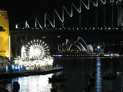 Baie de Sydney de nuit <a style="margin-left:10px; font-size:0.8em;" href="http://www.flickr.com/photos/83080376@N03/16543234021/" target="_blank">@flickr</a>