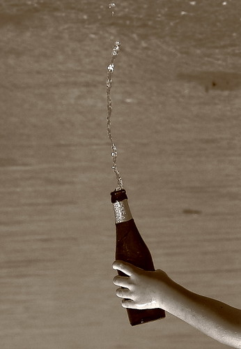 bottle ©  dmytrok