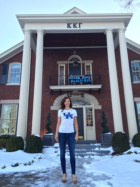 Ashley Judd - 💚💙💜Capping off a wonderful day at Old Kentucky Home w/ a cam pus visit to @KappaKappaGamma #BBN @KentuckyMBB pic.twitter.com/XTw7yH1onU