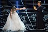 Lady Gaga apresenta Julie Andrews, A Noviça Rebelde, no palco do Oscar