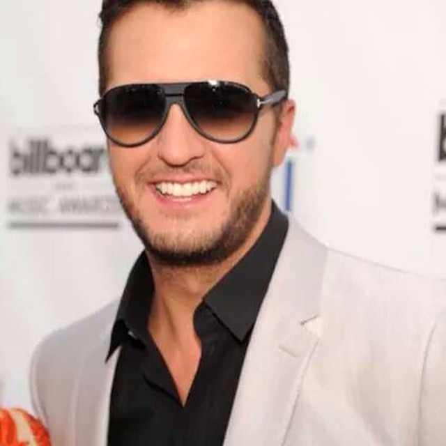 I like to listen to Luke Bryan I like his music and I am a fan of his if you music like his that I actually like to listen to. #dutyfamily #mercyme 🙏🙏🙏