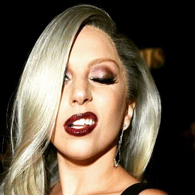 Lady Gaga #VanityFair #Hollywood #OscarParty #California #glitz #glam #lipstick #styling #lipgloss #glitter #singer #songwriter #musician #music