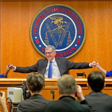 FCC votes 3-2 in favor of net neutrality