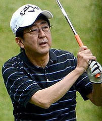 、広島土砂災害で安倍首相はゴルフ