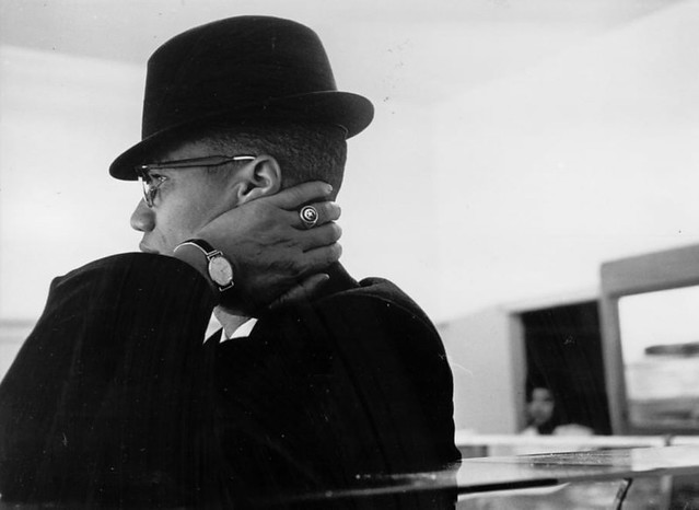 Cuando lo mataron, Malcolm X tenía 39 años de edad. Nació en Omaha, Nebraska. Su padre era un predicador bautista.