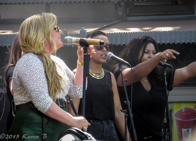 Kelly Clarkson at The Grove Los Angeles 4-1-2015-1
