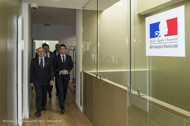 Point de situation de Manuel Valls et Bernard Cazeneuve au centre interministériel de crise (CIC) de Beauvau