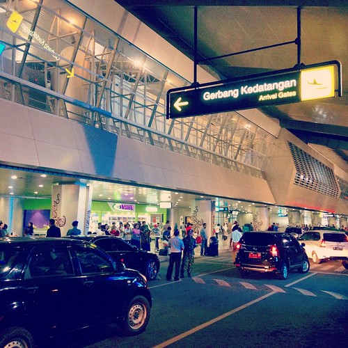 Hello! Surabaya!! #Travel #Indonesia #Surabaya #Airport #Peoples #Stranger ©  Jude Lee