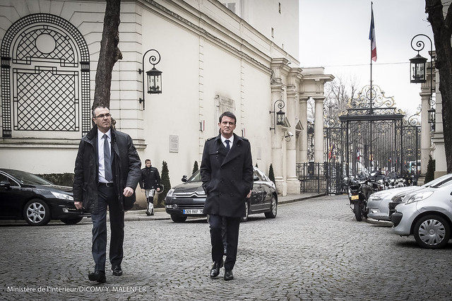 Point de situation de Manuel Valls et Bernard Cazeneuve au centre interministériel de crise (CIC) de Beauvau