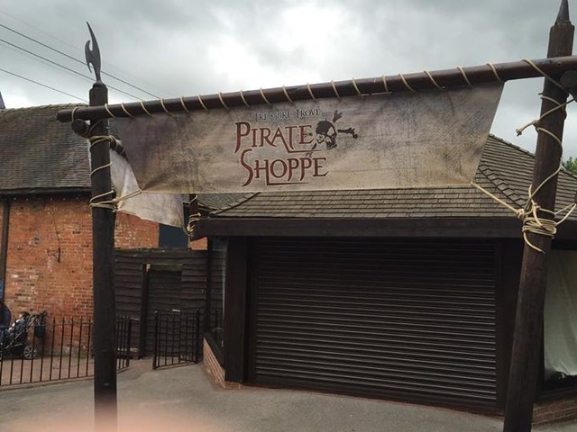 Signage has now been added to the new Pirate Shoppe in Mutiny Bay.