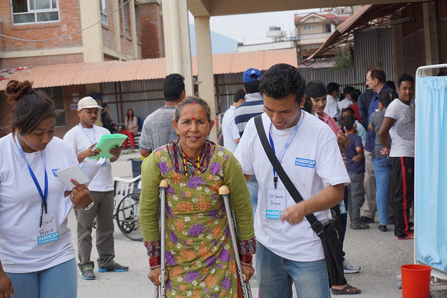 Learning to use - Nepal - Handicap International