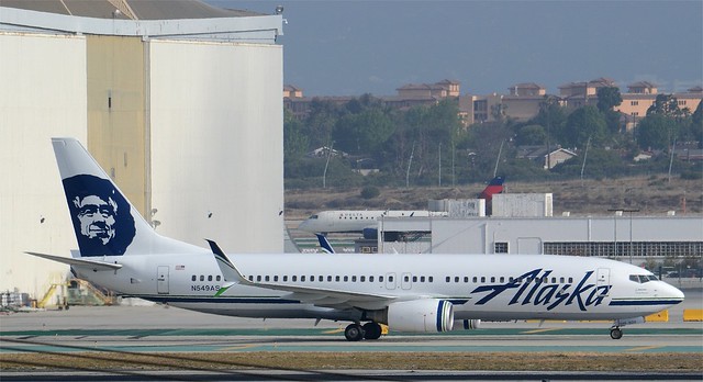 Alaska (Slightly) Revised Livery 737-800 (N549AS) on LAX Taxiway C
