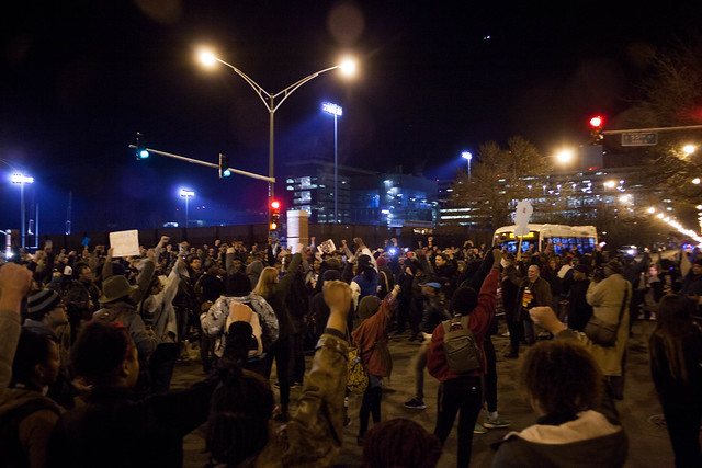 Chicago_Freddie_Gray_Protesters_55th_St_Intersection_01.jpg