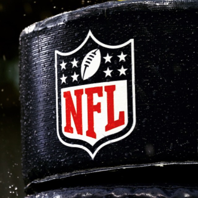 Whos ready for the 2015 NFL Schedule Announcement at 8pm ET?     #nfl #nflschedulerelease #nflschedule #nflschedule2015 #football #cantwait #patriots #chicagobears #broncos #steelers #seattle #seahawks #repost #nflnews #nfldraft #giants #denverbroncos #c