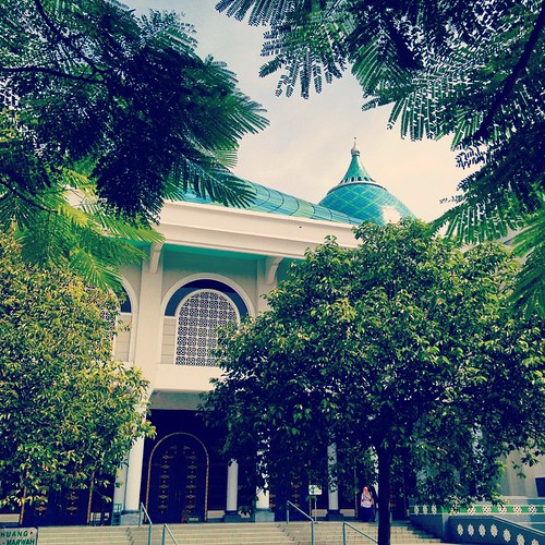   ...      #Travel #Surabaya #Indonesia #Mosque #Emerald #Dome ©  Jude Lee