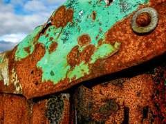 Does tin rust?