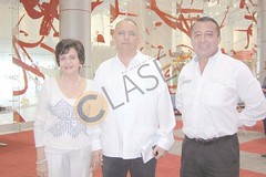 DSC_5967 Leticia terán de Robinson, Manuel Rodríguez y Raúl Ríos.