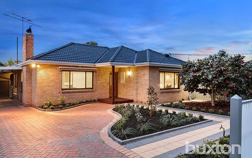 87 Parkmore Rd, Bentleigh East VIC 3165