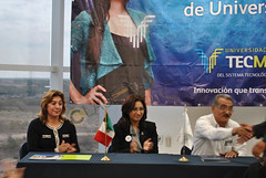 DSC_0752.JPG Martha Ramos, Gladys García y Alfonso Serrato