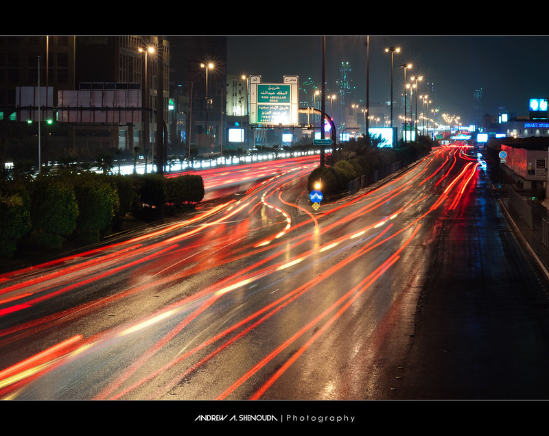 King Fahd Road During Rain<br/>© <a href="https://flickr.com/people/78174175@N00" target="_blank" rel="nofollow">78174175@N00</a> (<a href="https://flickr.com/photo.gne?id=8433958147" target="_blank" rel="nofollow">Flickr</a>)