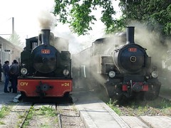 Locomotives 24 et 414 à Tournon • <a style="font-size:0.8em;" href="http://www.flickr.com/photos/86960250@N02/8258451519/" target="_blank">View on Flickr</a>