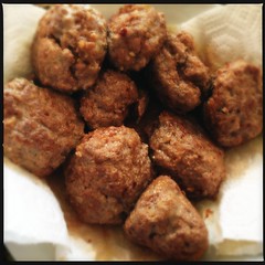 Cooling Colleen’s Meatballs by swanksalot, on Flickr