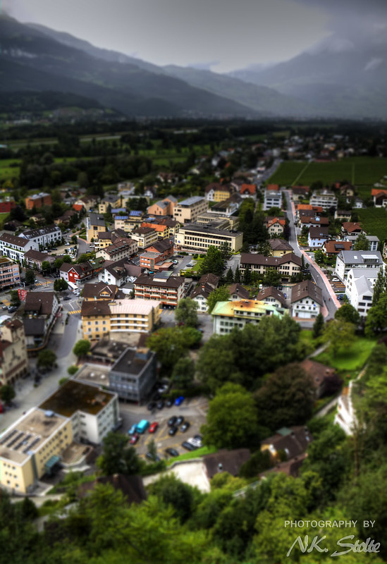 Tiny Capital / Vaduz, Liechtenstein<br/>© <a href="https://flickr.com/people/57053505@N07" target="_blank" rel="nofollow">57053505@N07</a> (<a href="https://flickr.com/photo.gne?id=8204579192" target="_blank" rel="nofollow">Flickr</a>)