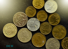 Anglų lietuvių žodynas. Žodis peso reiškia pesas (kai kurių Lotynų Amerikos šalių ir Filipinų moneta) lietuviškai.