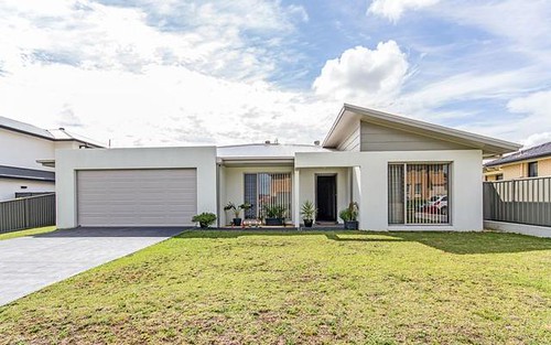 61 Niven Parade, Rutherford NSW