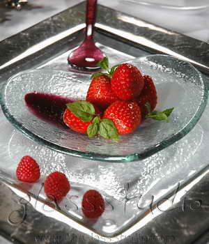 glass_dessert_plate_heart_shape_dish