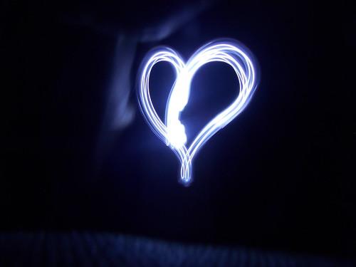 Heart. (Nanie Monteiro) light painting nikon heart led l810