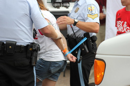 Arrests.WeCanEndAIDS.WhiteHouse.WDC.24July2012