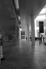 Getty plaza • <a style="font-size:0.8em;" href="http://www.flickr.com/photos/59137086@N08/8044110593/" target="_blank">View on Flickr</a>