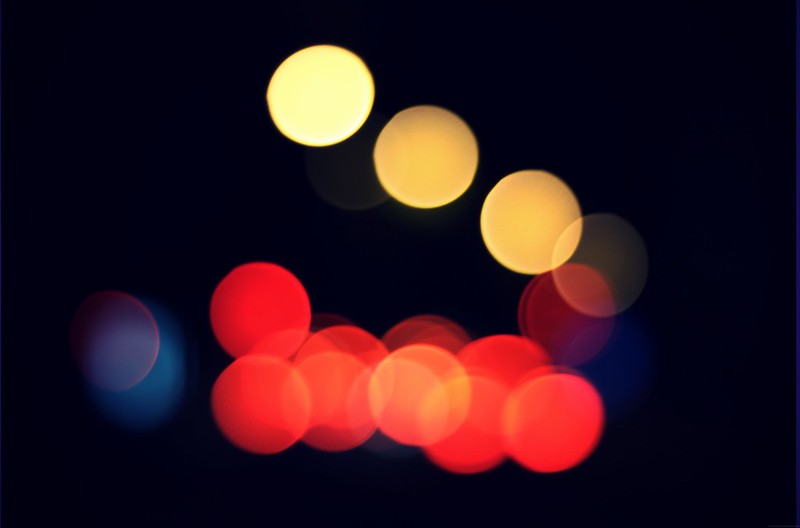 Bokeh by night #1<br/>© <a href="https://flickr.com/people/76270223@N02" target="_blank" rel="nofollow">76270223@N02</a> (<a href="https://flickr.com/photo.gne?id=8082922520" target="_blank" rel="nofollow">Flickr</a>)