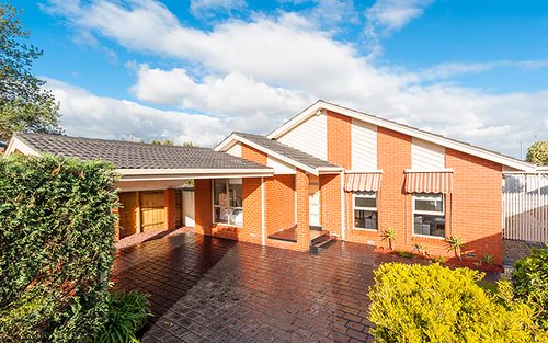 4 Somers Cl, Mill Park VIC 3082