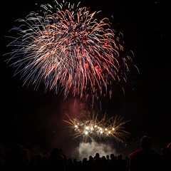 Hexham Fireworks Finale • <a style="font-size:0.8em;" href="https://www.flickr.com/photos/21540187@N07/8155582522/" target="_blank">View on Flickr</a>
