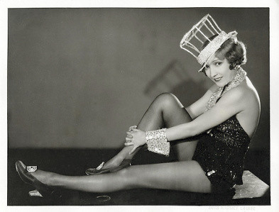 bessie-love_1929-poses-in-broadway-melody-costume_1_t50f50
