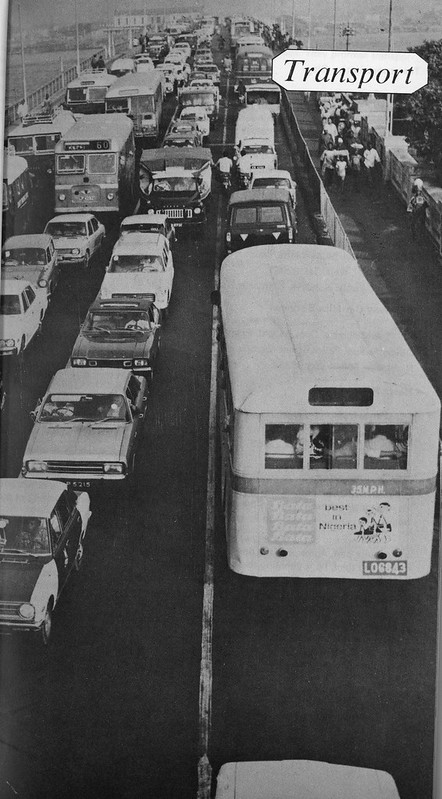 Guide to Lagos 1975 008 transport typical traffic<br/>© <a href="https://flickr.com/people/30616942@N00" target="_blank" rel="nofollow">30616942@N00</a> (<a href="https://flickr.com/photo.gne?id=8488716970" target="_blank" rel="nofollow">Flickr</a>)