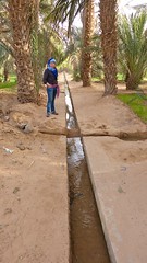 Sistema de irrigación. Paseo 4x4, Desierto de Marruecos • <a style="font-size:0.8em;" href="http://www.flickr.com/photos/92957341@N07/8457724195/" target="_blank">View on Flickr</a>