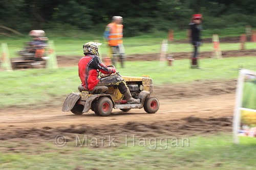 Lawnmower racing at the Shakerstone Festival 2016