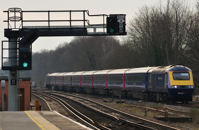 First Great Western 43040<br/>© <a href="https://flickr.com/people/41274384@N07" target="_blank" rel="nofollow">41274384@N07</a> (<a href="https://flickr.com/photo.gne?id=8629497088" target="_blank" rel="nofollow">Flickr</a>)
