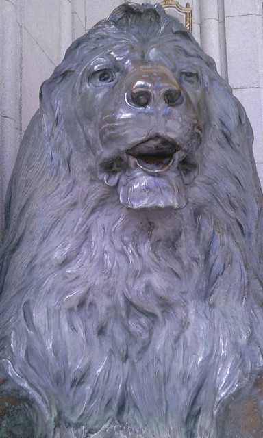 三越本店のライオン