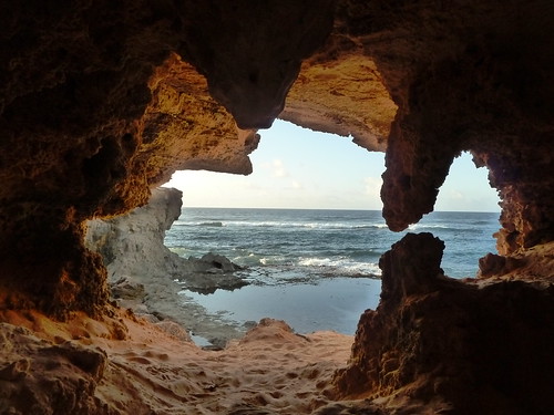 Secret Cave by heyyu, on Flickr