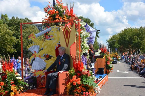 201408 Flower Parade 44 Orange Koos kl